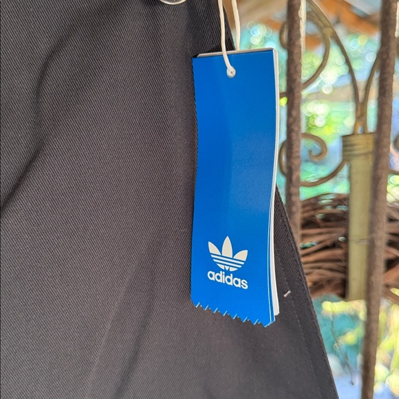 Adidas Loveuni Overall’s Size M BNWT So Neat - Picture 4 of 11